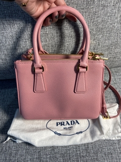 PRADA SAFFIANO MINI ROSA na internet
