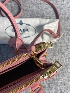 PRADA SAFFIANO MINI ROSA - comprar online