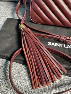 YSL - LOU CAMERA VINHO na internet