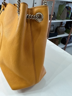 GUCCI - SOHO SHOULDER AMARELA - BAZZARZIN