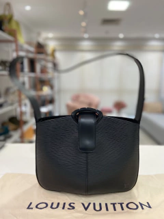 LOUIS VUITTON - REVERIE
