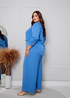 Conjunto Liso Calça Pantalona e Camisa com Botão Encapado (GG) na internet