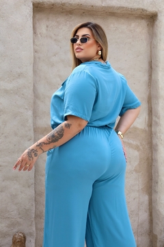 Conjunto Liso Calça Pantalona e Blusa com Botão Encapado (GG) na internet