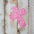 Cruz de colgar - Flores Fucsia