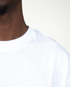 OVERSIZED BRANCA 100% ALGODÃO FIO 30.1 PENTEADO na internet