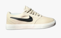 Tênis Nike SB Charge - Cor: OFF WHITE -