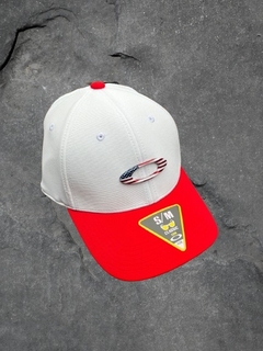 Boné Oakley Original Tincan EUA - Cor: Vermelho e Branco