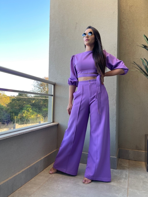 Conjunto Cropped e Pantalona Alfaiataria com Pesponto Lu