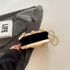 Bolsa clutch elegante feminina com alça na internet