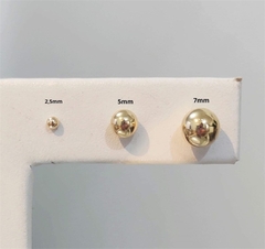 Brinco Bolinha Clássico Banhado a Ouro na internet