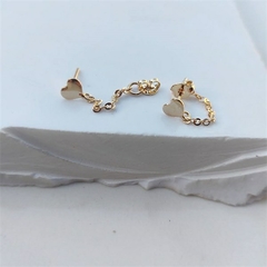 Brinco Coração Correntinha Banhado a Ouro - comprar online