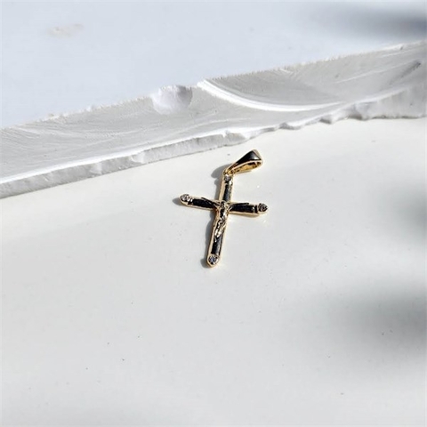 Pingente Crucifixo com Zircônias