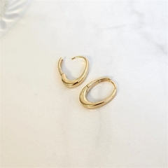 Argola Oval Articulada Banhada a Ouro