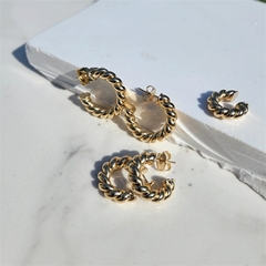 Argola Rosca Aberta Cherry Banhada a Ouro - comprar online