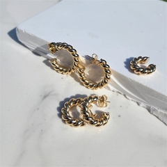 Piercing Fake Tubo Torcido Cherry Banhado a Ouro - comprar online