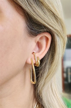 Argola Anzol Média Banhada a Ouro