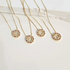 Colar Mandala Inicial Delicada Banhada a Ouro - comprar online