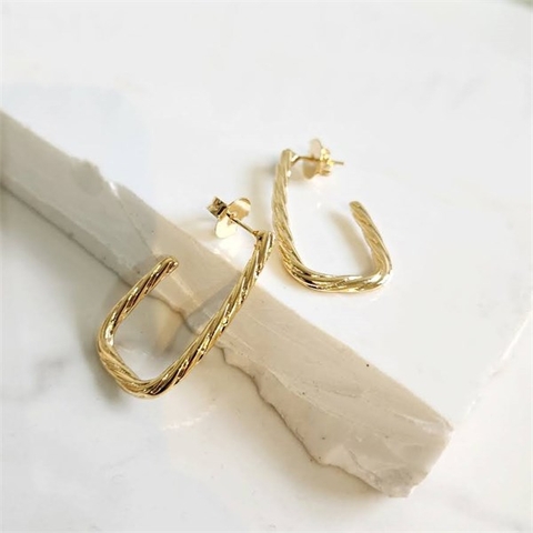 Argola Anzol Rosca Média Banhada a Ouro