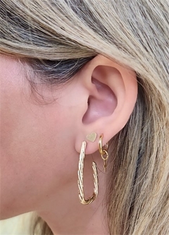 Argola Anzol Rosca Média Banhada a Ouro na internet