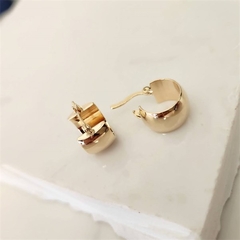 Argola 10mm Fecho Italiano Banhada a Ouro - comprar online