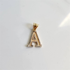 Pingente Inicial Diamantada Banhada a Ouro - comprar online