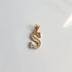 Imagem do Pingente Inicial Diamantada Banhada a Ouro