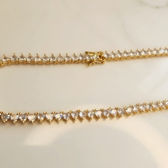 Colar Riviera Coração Três Pontas Banhado a Ouro - comprar online