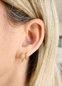 Argolinha Cravejada Cristal P Banhada a Ouro - comprar online