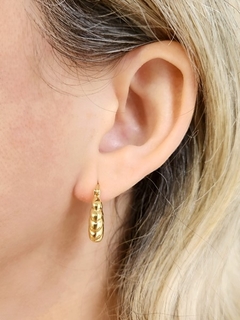 Argola Rosca Ariel Charm Banhada a Ouro na internet