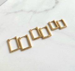 Argolinha Retangular Fina Lisa Charm Banhada a Ouro - comprar online