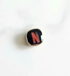 Berloque Netflix Banhado a Ouro