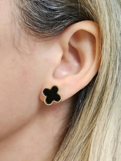 Brinco Alhambra Preto Charm Banhado
