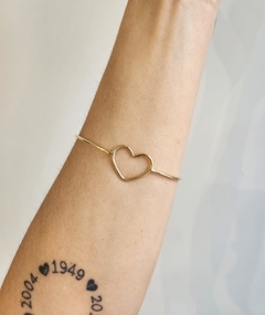 Bracelete Coração Vazado Banhado a Ouro