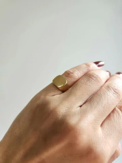 Anel Mindinho Bloco Vertigem Banhado a Ouro - comprar online