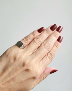 Anel Mindinho Bloco Vertigem Banhado a Ródio na internet