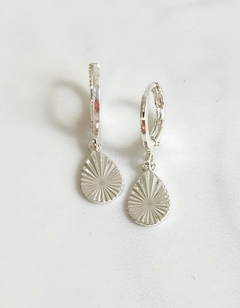 Argolinha Gota 3D Charm Banhado a Prata