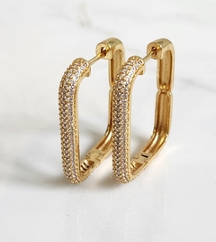 Argola Quadrada Cravejada Vertigem Charm Banhada a Ouro - comprar online