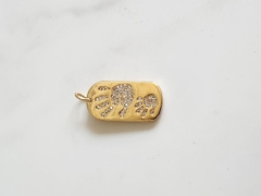 Pingente Retangular Mãos Vertigem Banhado a Ouro - comprar online