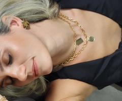 Pingente Oval Liso Vertigem Charm Banhado - comprar online