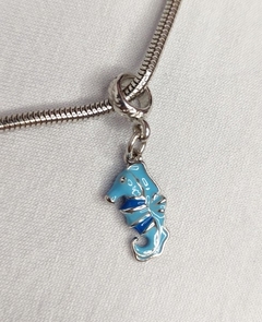 Berloque Cavalo Marinho Banhado a Ródio