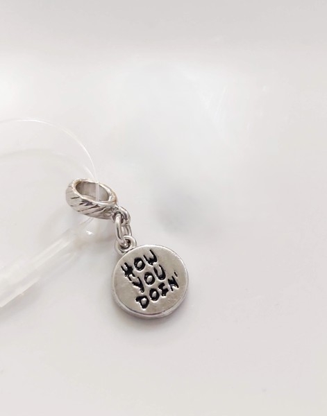 Berloque How you doin' Frieds Banho Ródio