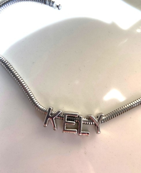 Berloque Inicial Banhado a Ródio