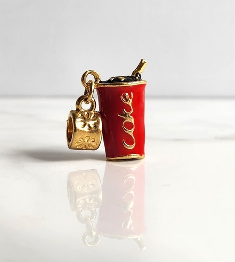 Berloque Copo Maior Refrigerante Banhado a Ouro