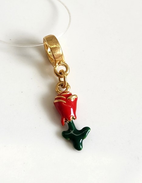 Berloque Rosa Pequeno Príncipe Banhado a Ouro