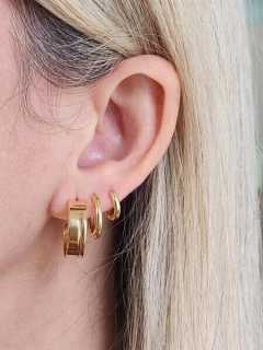 Argola Aberta Fenda Banhada a Ouro - Alisma Semijoias