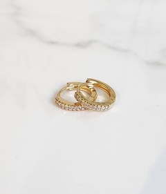 Argolinha Cravejada Cristal G Banhada a Ouro