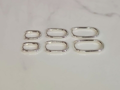 Argolinha Lisa Oval Charm Banhada a Prata