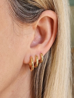 Argolinha Lisa Carolina Banhado a Ouro na internet