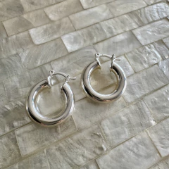 Argola Lisa Prateada - comprar online