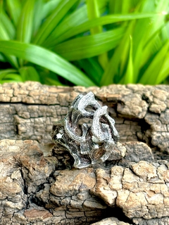 Antiguo anillo retro de plata